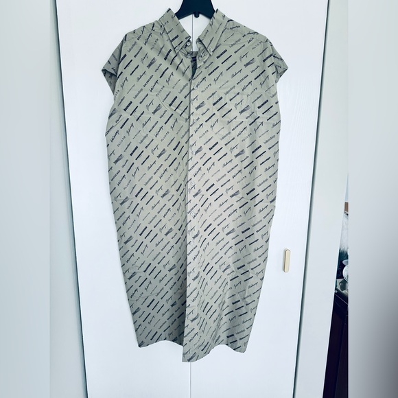 BALENCIAGA Gorgeous Logo all over written midi Poplin shirt dress Dust black - Picture 4 of 17